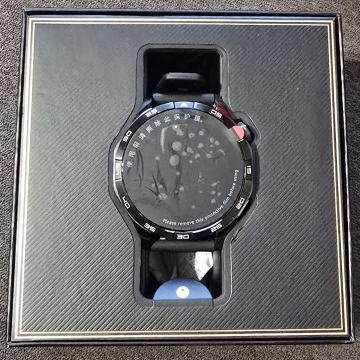 Prodajem sat Huawei GT 4