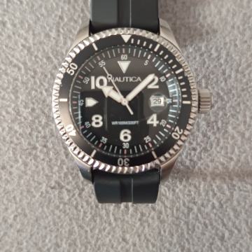 Prodajem sat Nautica