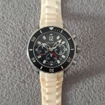 Prodajem sat Nautica