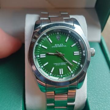 Rolex Oyster pepertual doslovce nov sa kutijom