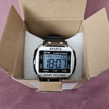 Novi ručni digitalni sat