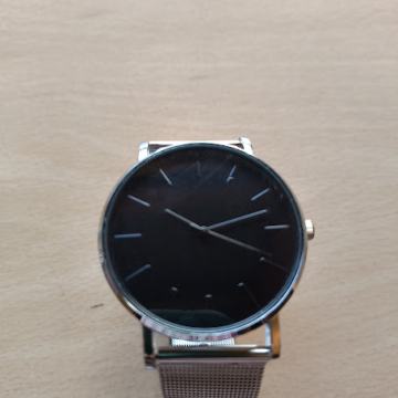 Ručni muški sat - novo