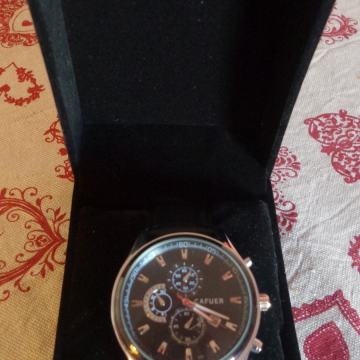 Rucni sat Cafuer original, NOV, sa datumom i poklon kutijom, dostava