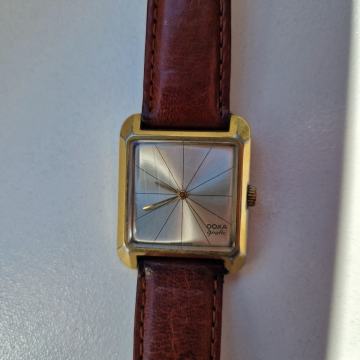 Ručni sat Doxa grafic