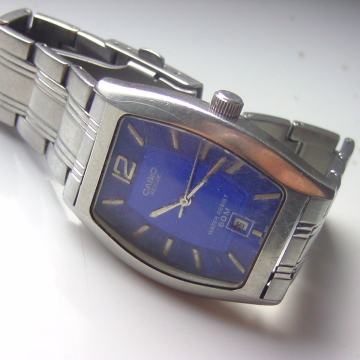 Ručni sat na bateriju