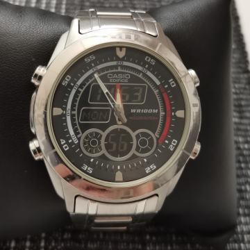 SAT "CASIO" EDIFICE WORLDTIMER-TOP STANJE