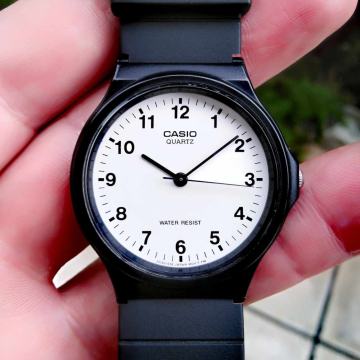 Sat CASIO MQ-24 - NOV