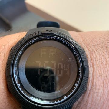 Sat digitalni ručni