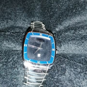 Sat muški ručni novi