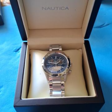 sat Nautica u originalnom pakiranju