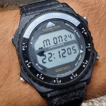 SAT "SEIKO" A826-6019 TRAINING TIMER-SAT IZ FILMA "POVRATAK U BUDUĆNOS