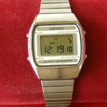 SAT "SEIKO" LCD ALARM-CHRONOGRAPH JAPAN