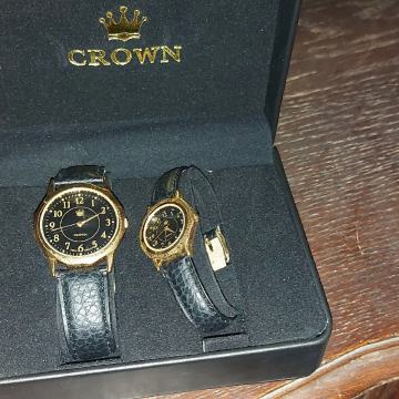 satovi Crown kopleti u kutijama par musko zenski sat. novo