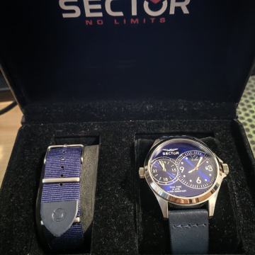 Sector watch blue