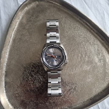 SEIKO 4R36-15EO automatic