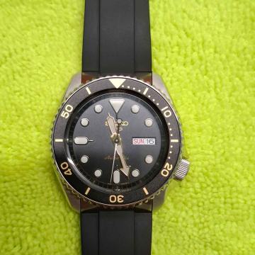 Seiko 5 Sport SRPD57K1, 4r36 automatic, "mint" condition, full set.