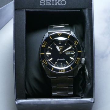 Seiko 5 Sport SRPK99K1 - FULL SET jednom nošen