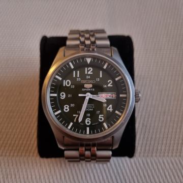 Seiko 5 Sports 40mm (Jubilee narukvica)