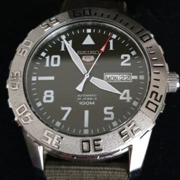 Seiko 5 Sports automatic cal.4R36A
