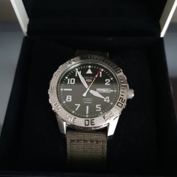 Seiko 5 Sports automatic cal 4R36A