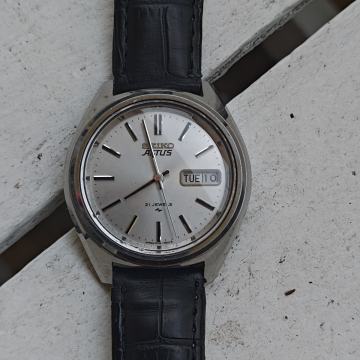 Seiko Advan "Actus" – JDM Vintage (7019-7060) – 21 Jewels