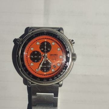 Seiko Chronograph s quartz mehanizmom 7T92