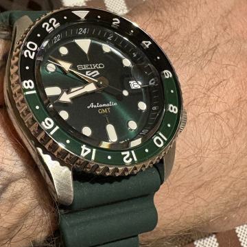 Seiko GMT 5 Automatic