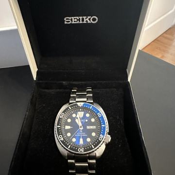 Seiko SRPC25K1 Batman Turtle + dvije dodatne narukvice