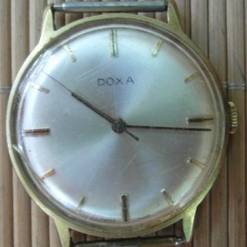 Stari ručni sat Doxa na navijanje iz 60-ih godina