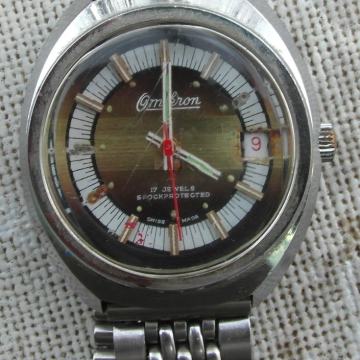 Stari ručni sat marke Omikron