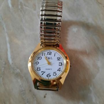 T&L watch quarz. Sat prodajem. Očuvan ispravan stavljena nova baterija