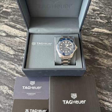 TAG HEUER AQUARACER PROFESSIONAL 300 DATE