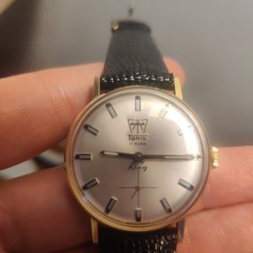 TANIS King, prekrasan švicarski navijač sa 17 rubina, ženski sat
