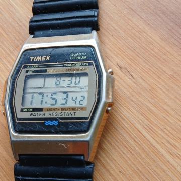 Timex cronograph digitalni muški sat