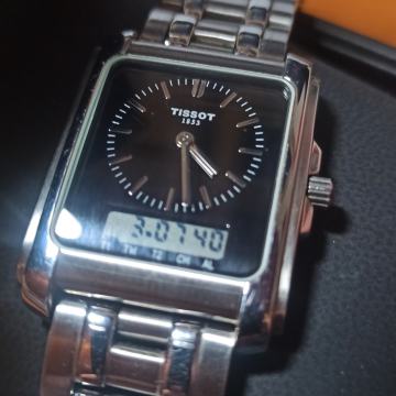 Tissot u Mint stanju analogno digitalni chronograph