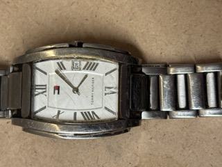 Tommy Hifinger quartz