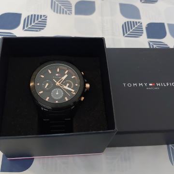 Tommy Hilfiger muški sat