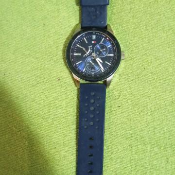 tommy hilfiger muški sat