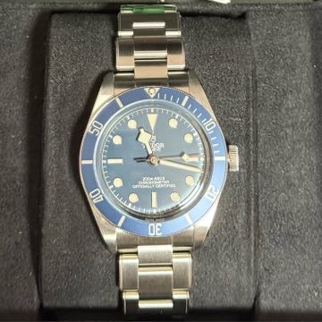 Tudor 58 blue