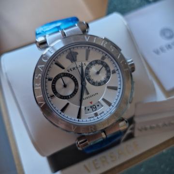 VERSACE ručni sat SWISS MADE nov original ugodno