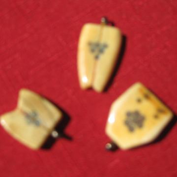 3 privjeska veličine 17x4 mm + 20x5 mm + 25x3 mm kao na slikama,