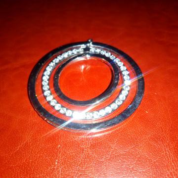 Bijeli privjesak - BIŽUTERIJA