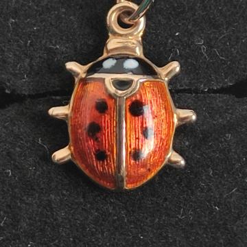 Bubamara zlatni privjesak- novo!