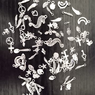 lot mini privjesaka / narukvice, lančići /