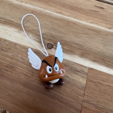 Privjesak KINDER SURPRISE Super Mario - Goomba