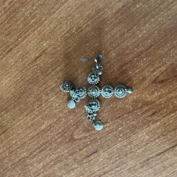 Privjesak križ Ivane Lang!