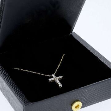 Privjesak križ i lančić od 750 zlata s briljantnom  dijamantima