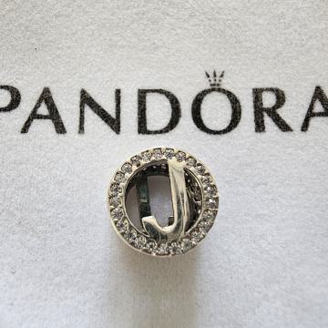Privjesak Pandora slovo J Srebro