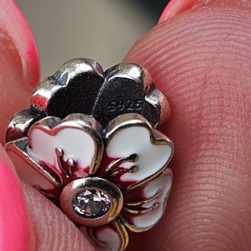 Privjesak Pandora srebro sa žigom 925 cvijet