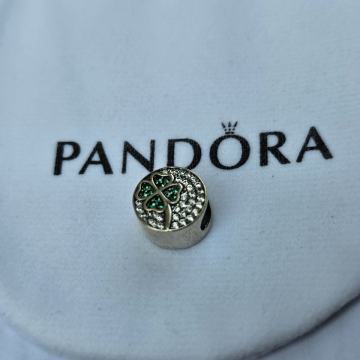 Privjesak Pandora srebro sa žigom djetelina